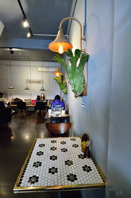 山房Mountain House 新竹早午餐:自製塔塔魚三明治,草莓醬多到滿出來的草莓吐司