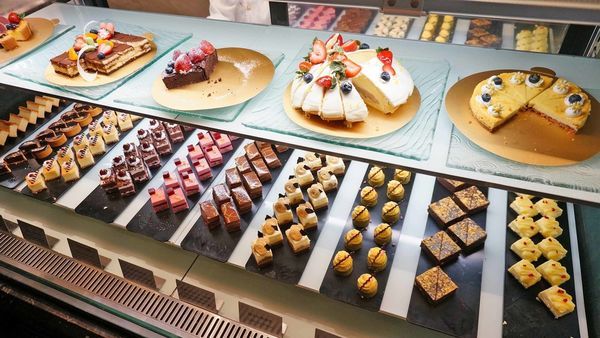 【台北美食】漢來海港餐廳-鵝肝、魚子醬、牛排、港式料理、日式料理、義大利麵、甜點等超多樣食材無限量吃到飽