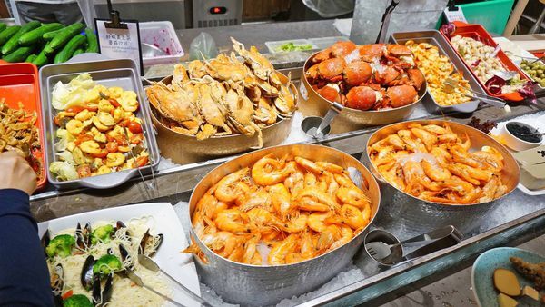 【台北美食】漢來海港餐廳-鵝肝、魚子醬、牛排、港式料理、日式料理、義大利麵、甜點等超多樣食材無限量吃到飽