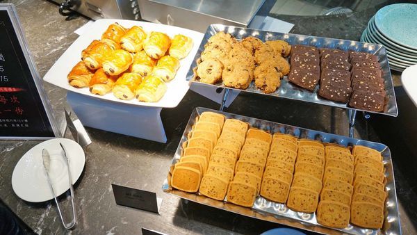 【台北美食】漢來海港餐廳-鵝肝、魚子醬、牛排、港式料理、日式料理、義大利麵、甜點等超多樣食材無限量吃到飽