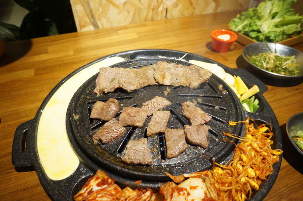 滋滋咕嚕 쩝쩝꿀꺽 韓式烤肉專門店：滋滋咕嚕 ♥ 쩝쩝꿀꺽 ♥ 韓式烤肉 ♥台北東區美食