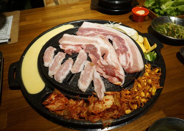 滋滋咕嚕 쩝쩝꿀꺽 韓式烤肉專門店：滋滋咕嚕 ♥ 쩝쩝꿀꺽 ♥ 韓式烤肉 ♥台北東區美食