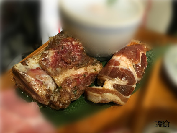 秘藏帶骨牛小排 / 松阪霜降豬頸肉 秘藏帶骨牛小排 / 松阪霜降豬頸肉