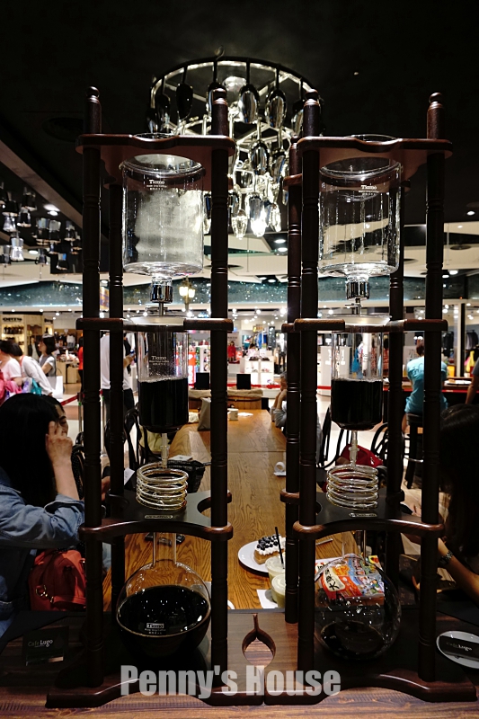 新竹巨城新開幕 - Cafe Lugo 鬆餅甜點不收服務費，新開幕飲品買一送一(附菜單/韓國咖啡廳)