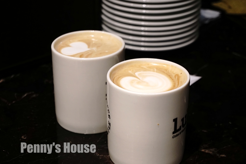 新竹巨城新開幕 - Cafe Lugo 鬆餅甜點不收服務費，新開幕飲品買一送一(附菜單/韓國咖啡廳)