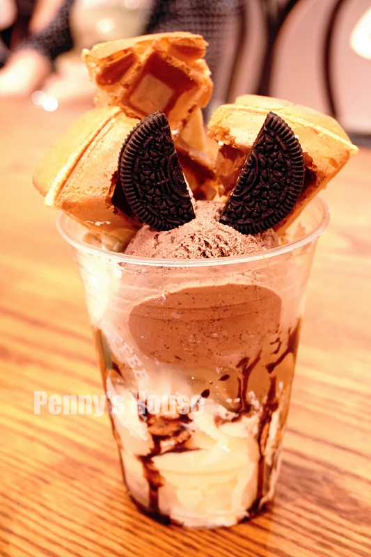 新竹巨城新開幕 - Cafe Lugo 鬆餅甜點不收服務費，新開幕飲品買一送一(附菜單/韓國咖啡廳)