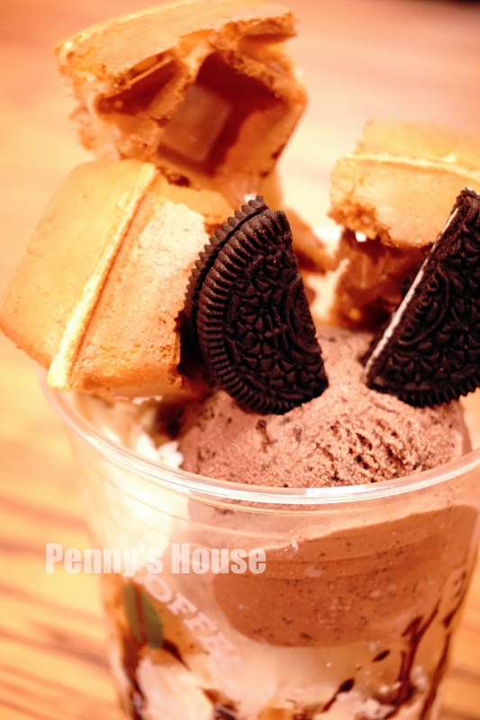 新竹巨城新開幕 - Cafe Lugo 鬆餅甜點不收服務費，新開幕飲品買一送一(附菜單/韓國咖啡廳)