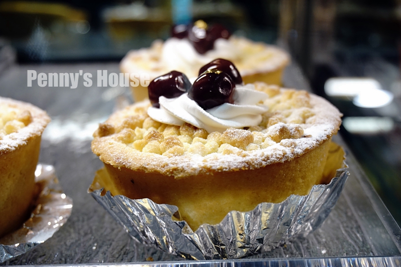 新竹巨城新開幕 - Cafe Lugo 鬆餅甜點不收服務費，新開幕飲品買一送一(附菜單/韓國咖啡廳)