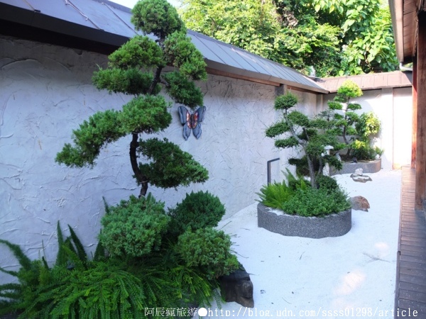 露琦和洋餐廳：【美食特搜。屏東市】露琦和洋餐廳。龍貓出沒小秘境 巷弄裡的日式木造童趣餐廳