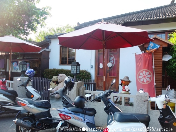 露琦和洋餐廳：【美食特搜。屏東市】露琦和洋餐廳。龍貓出沒小秘境 巷弄裡的日式木造童趣餐廳