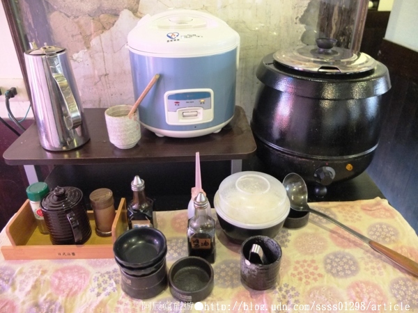 露琦和洋餐廳：【美食特搜。屏東市】露琦和洋餐廳。龍貓出沒小秘境 巷弄裡的日式木造童趣餐廳