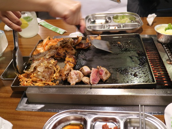 VEGETEJIYA菜豚屋(林森店)：【台北美食】日式燒烤VEGETEJIYA菜豚屋(林森店)@中山捷運站