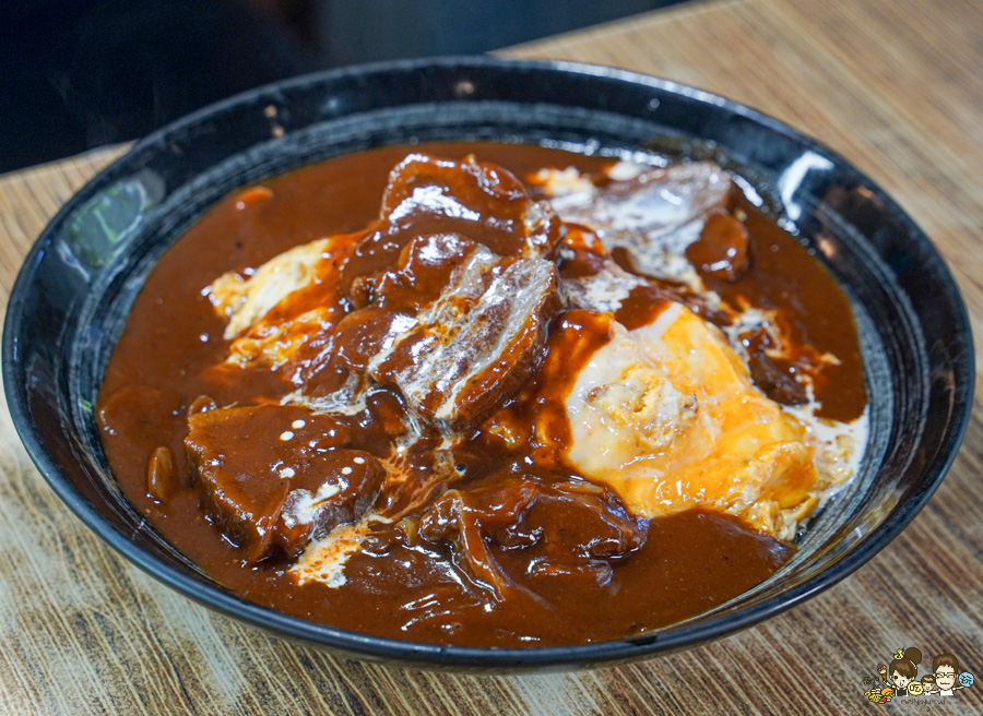 高雄美食 森本日式和風洋食堂,日籍主廚手作漢堡排、厚實滑嫩蛋包飯、雙拼咖哩醬 X 高雄日式洋食堂必訪 - 跟著尼力吃喝玩樂&親子生活