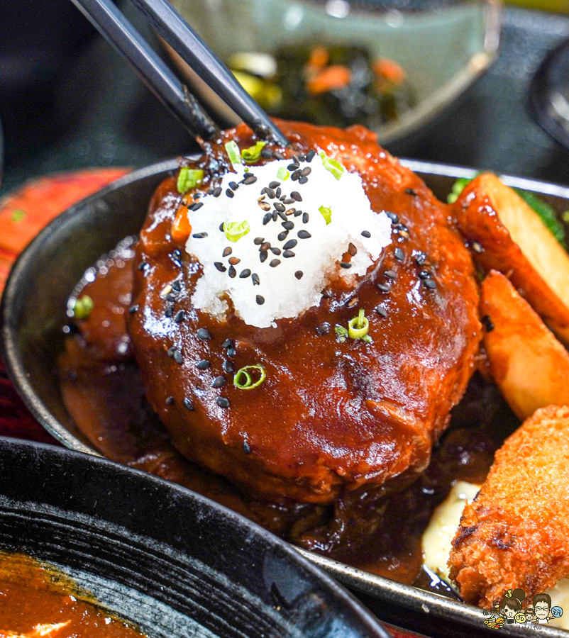 高雄美食 森本日式和風洋食堂,日籍主廚手作漢堡排、厚實滑嫩蛋包飯、雙拼咖哩醬 X 高雄日式洋食堂必訪 - 跟著尼力吃喝玩樂&親子生活