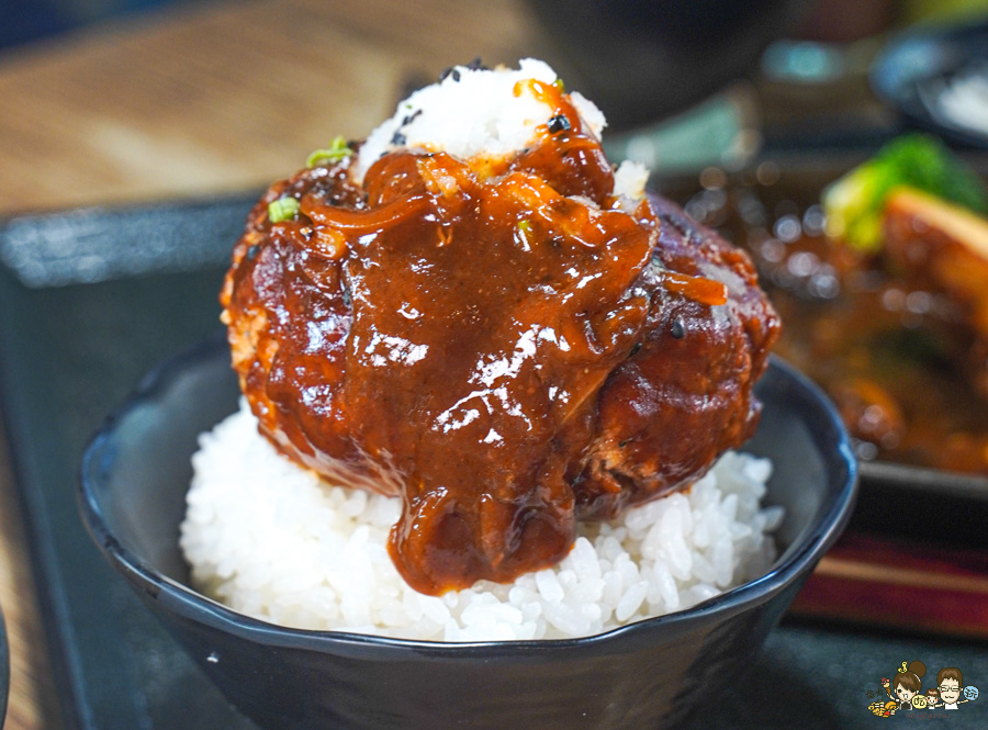 高雄美食 森本日式和風洋食堂,日籍主廚手作漢堡排、厚實滑嫩蛋包飯、雙拼咖哩醬 X 高雄日式洋食堂必訪 - 跟著尼力吃喝玩樂&親子生活