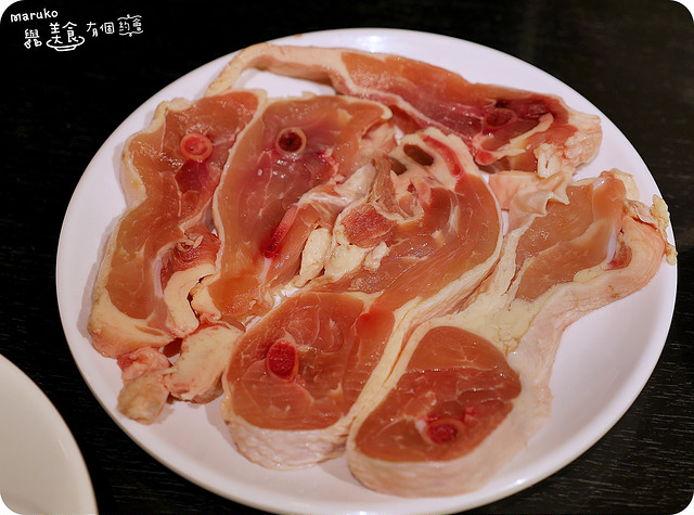 【暖呼呼鍋物】小鍋 mini hotpot 工業風格火鍋店醬料盒也好吸睛。台中市中區