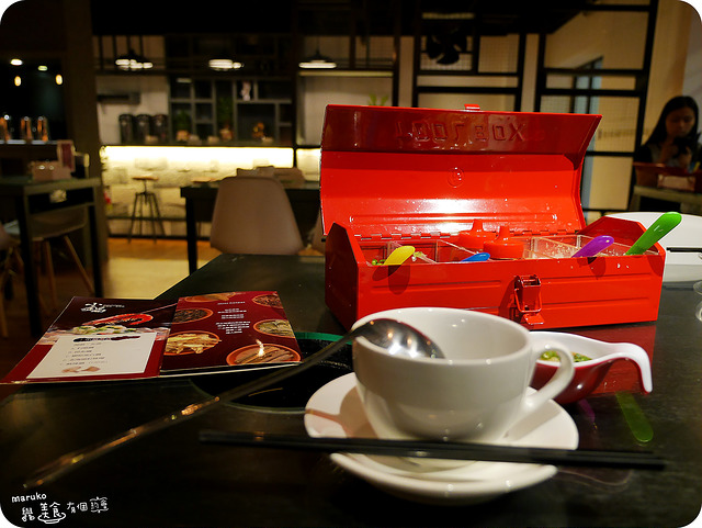 【暖呼呼鍋物】小鍋 mini hotpot 工業風格火鍋店醬料盒也好吸睛。台中市中區