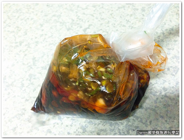 『桃園市宵夜』可口滷味★桃園大廟旁的人氣宵夜攤/冷滷味好友聊天配啤酒好涮嘴招牌必點滷豬頭皮百頁豆腐