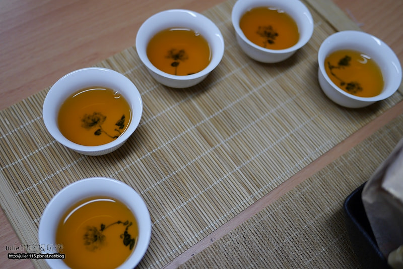 中秋●禮●廣方圓茶葉禮盒(日月潭紅茶、隨身茶包、土鳳梨酥、茶酥)(送禮自用兩相宜)