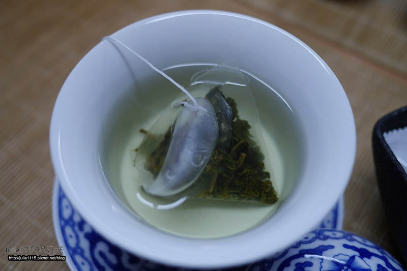 中秋●禮●廣方圓茶葉禮盒(日月潭紅茶、隨身茶包、土鳳梨酥、茶酥)(送禮自用兩相宜)