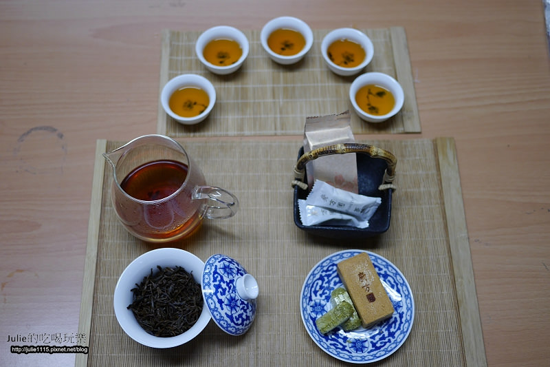 中秋●禮●廣方圓茶葉禮盒(日月潭紅茶、隨身茶包、土鳳梨酥、茶酥)(送禮自用兩相宜)