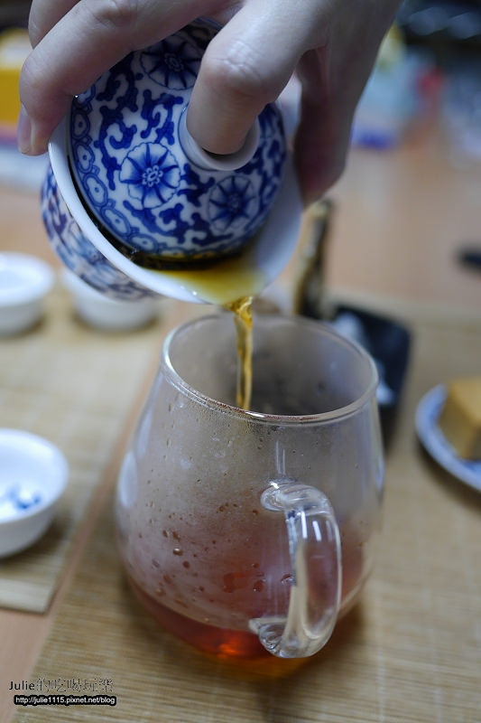 中秋●禮●廣方圓茶葉禮盒(日月潭紅茶、隨身茶包、土鳳梨酥、茶酥)(送禮自用兩相宜)