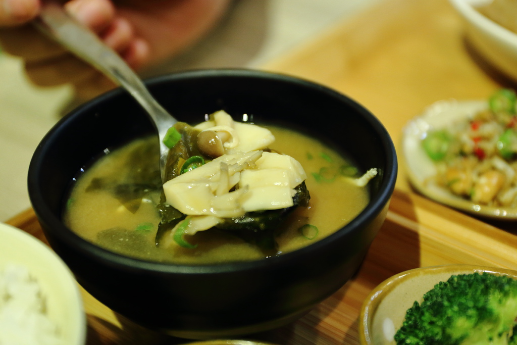 【食║新北永和】知稻食堂～樂華夜市美食再來一發，一個讓你隨時胃口大開的辛香食堂！