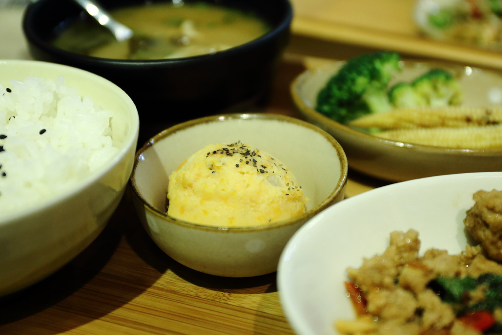 【食║新北永和】知稻食堂～樂華夜市美食再來一發，一個讓你隨時胃口大開的辛香食堂！