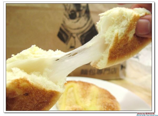 Mr. Deer：(台南東區。美食) Mr. Deer＿健康美味麵包店。真材實料。採用進口高級麵粉。獨家烘焙手法，讓麵包像會呼吸般蓬鬆。純粹美味吃的到!