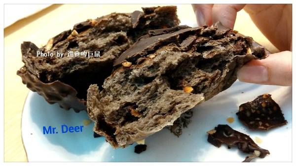 Mr. Deer：(台南東區。美食) Mr. Deer＿健康美味麵包店。真材實料。採用進口高級麵粉。獨家烘焙手法，讓麵包像會呼吸般蓬鬆。純粹美味吃的到!