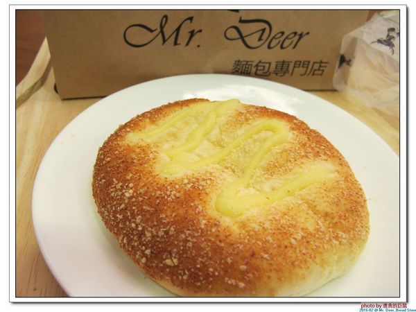 Mr. Deer：(台南東區。美食) Mr. Deer＿健康美味麵包店。真材實料。採用進口高級麵粉。獨家烘焙手法，讓麵包像會呼吸般蓬鬆。純粹美味吃的到!