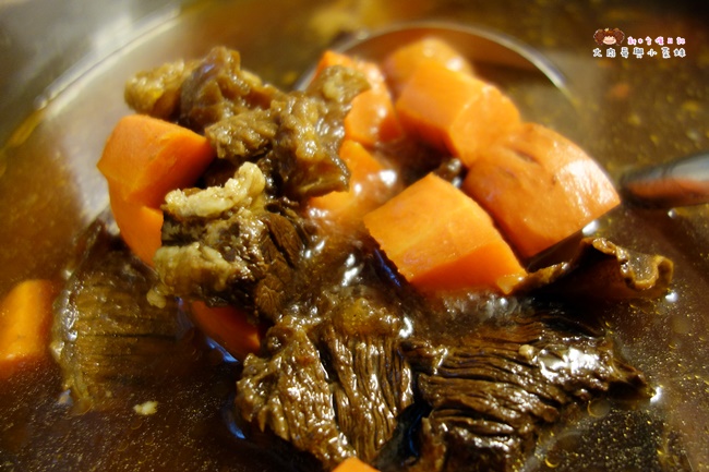 良金高粱牛肉爐 紅燒牛肉 團購美食 火鍋 (22).JPG