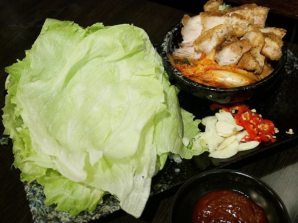 熊賀串燒居酒屋:熊賀串燒居酒屋-新北蘆洲串燒居酒屋 日式風格料理 讓你點完一桌荷包不淌血 多人分享更實惠