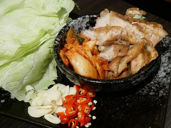 熊賀串燒居酒屋:熊賀串燒居酒屋-新北蘆洲串燒居酒屋 日式風格料理 讓你點完一桌荷包不淌血 多人分享更實惠