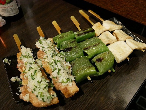 熊賀串燒居酒屋:熊賀串燒居酒屋-新北蘆洲串燒居酒屋 日式風格料理 讓你點完一桌荷包不淌血 多人分享更實惠