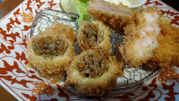 銀座杏子豬排((左營新光店))：高雄~銀座杏子日式豬排~肉質軟嫩的里肌豬排~非吃不可的美味~