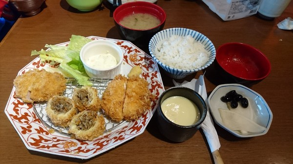 銀座杏子豬排((左營新光店))：高雄~銀座杏子日式豬排~肉質軟嫩的里肌豬排~非吃不可的美味~