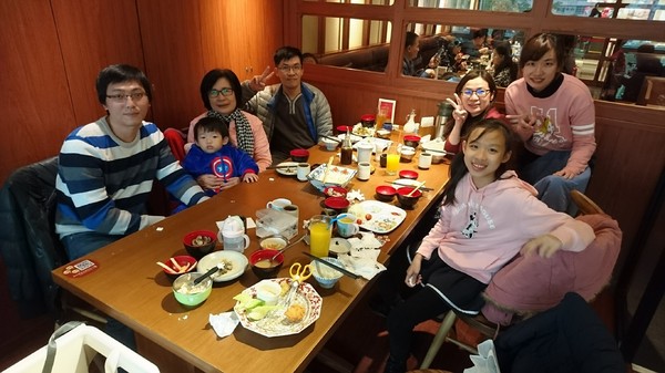 銀座杏子豬排((左營新光店))：高雄~銀座杏子日式豬排~肉質軟嫩的里肌豬排~非吃不可的美味~