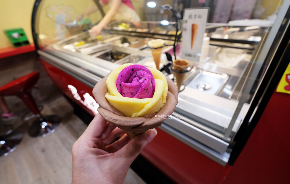 台中大雅│布達佩斯冰淇淋專賣店-浪漫手工玫瑰花造型冰淇淋.嚴選台灣本土新鮮食材.大雅美食推薦 - 藍色起士的美食主義