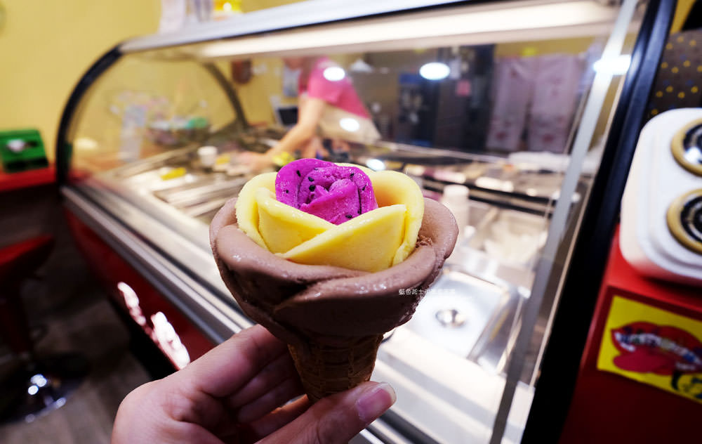 台中大雅│布達佩斯冰淇淋專賣店-浪漫手工玫瑰花造型冰淇淋.嚴選台灣本土新鮮食材.大雅美食推薦 - 藍色起士的美食主義