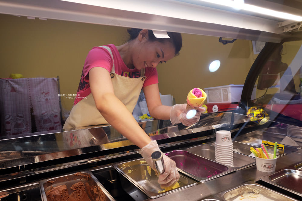 台中大雅│布達佩斯冰淇淋專賣店-浪漫手工玫瑰花造型冰淇淋.嚴選台灣本土新鮮食材.大雅美食推薦 - 藍色起士的美食主義