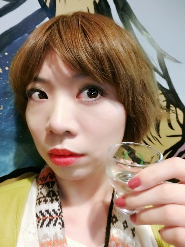 阿國海鮮燒烤小鋪:阿國海鮮燒烤小鋪真夠味~酒醇肉香來就對!部落客噹噹媽超推薦的喔~放鬆大快朵頤的好所在!推薦老饕級的銀杯 桂月及相川譽搭配帝王海鮮餐頂級海鮮鍋美味不可方物~