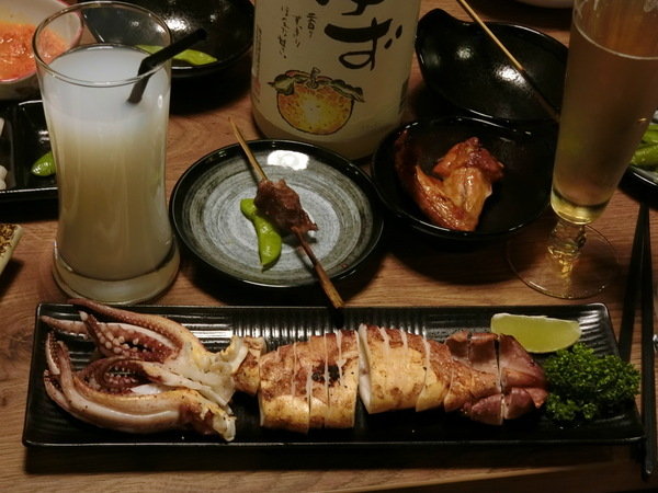 阿國海鮮燒烤小鋪:阿國海鮮燒烤小鋪真夠味~酒醇肉香來就對!部落客噹噹媽超推薦的喔~放鬆大快朵頤的好所在!推薦老饕級的銀杯 桂月及相川譽搭配帝王海鮮餐頂級海鮮鍋美味不可方物~