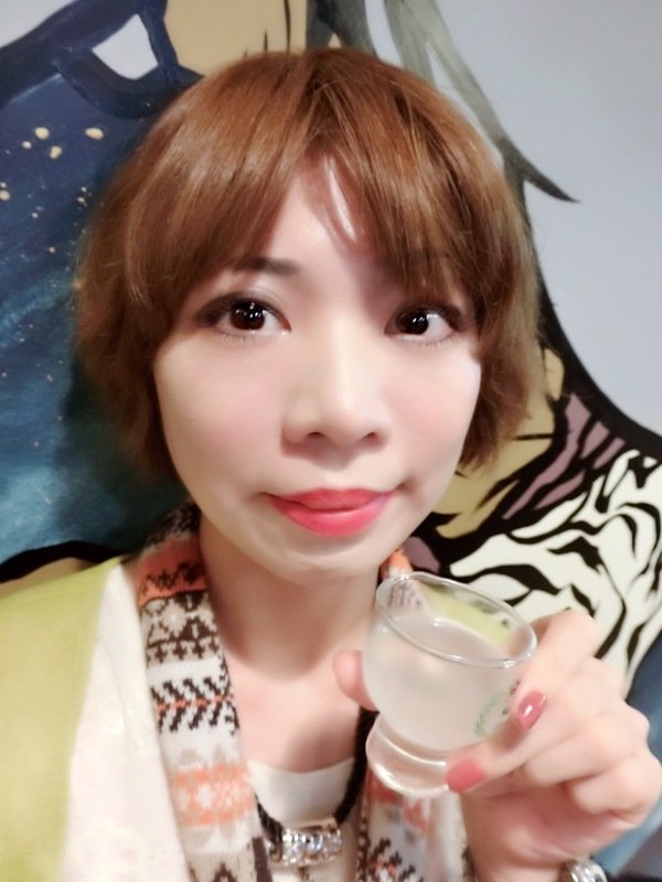 阿國海鮮燒烤小鋪:阿國海鮮燒烤小鋪真夠味~酒醇肉香來就對!部落客噹噹媽超推薦的喔~放鬆大快朵頤的好所在!推薦老饕級的銀杯 桂月及相川譽搭配帝王海鮮餐頂級海鮮鍋美味不可方物~