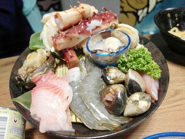 阿國海鮮燒烤小鋪:阿國海鮮燒烤小鋪真夠味~酒醇肉香來就對!部落客噹噹媽超推薦的喔~放鬆大快朵頤的好所在!推薦老饕級的銀杯 桂月及相川譽搭配帝王海鮮餐頂級海鮮鍋美味不可方物~