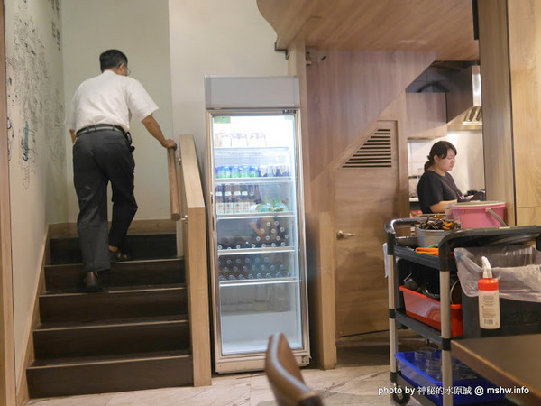 圻宏馬來料理：【食記】台中HUNG’S 圻宏馬來風味料理@北屯 : 口味獨特的馬來西亞料理新品牌,惟內部管理需加強