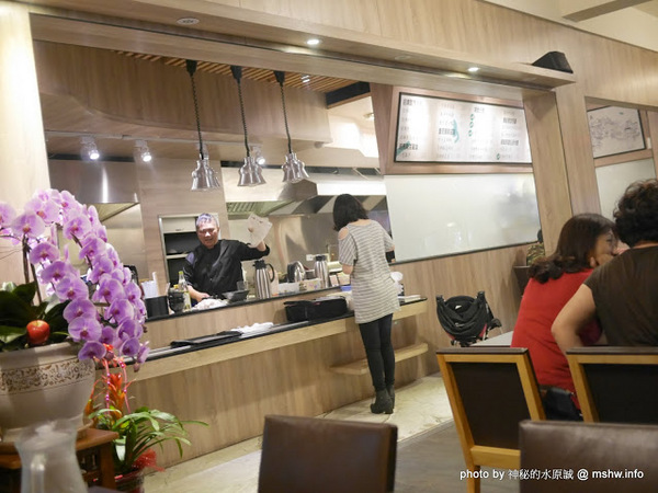 圻宏馬來料理：【食記】台中HUNG’S 圻宏馬來風味料理@北屯 : 口味獨特的馬來西亞料理新品牌,惟內部管理需加強