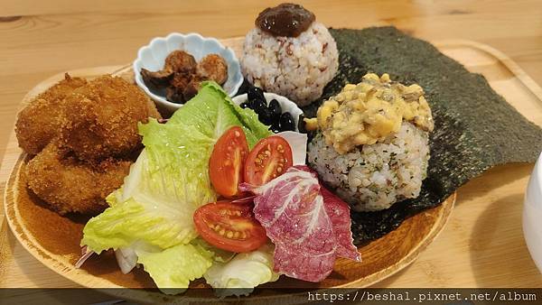 【新店蔬食推薦】原粹蔬食作|無蛋奶無五辛,原型食物做的漢堡、 【新店蔬食推薦】原粹蔬食作|無蛋奶無五辛,原型食物做的漢堡、