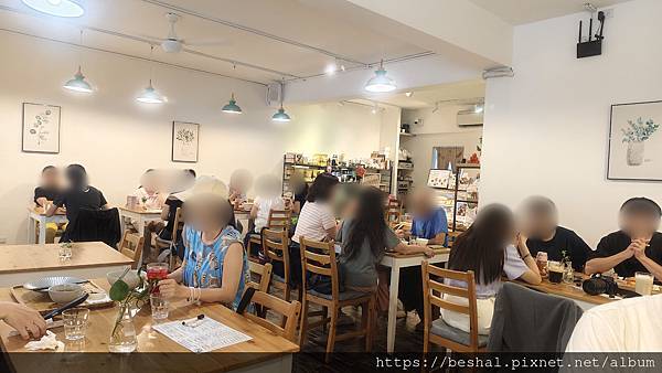 【新店蔬食推薦】原粹蔬食作|無蛋奶無五辛,原型食物做的漢堡、 【新店蔬食推薦】原粹蔬食作|無蛋奶無五辛,原型食物做的漢堡、