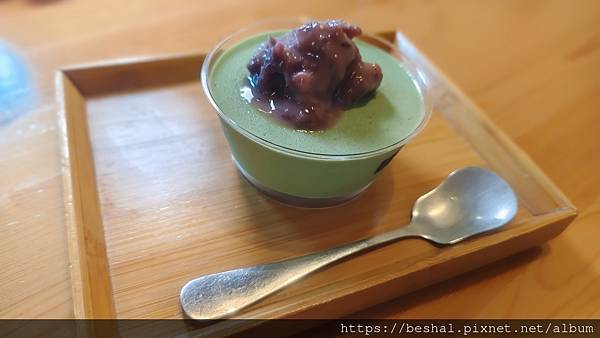 【新店蔬食推薦】原粹蔬食作|無蛋奶無五辛,原型食物做的漢堡、 【新店蔬食推薦】原粹蔬食作|無蛋奶無五辛,原型食物做的漢堡、